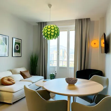 Modern High Floor With Park View Apartmán